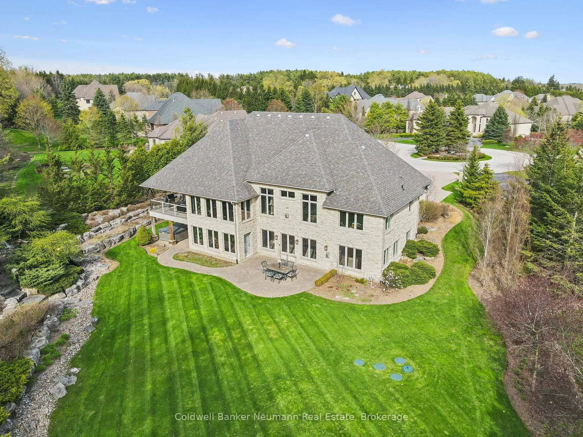 Photo 47 of 33 Cassin Court, Puslinch, Rural Puslinch East — HOMEH