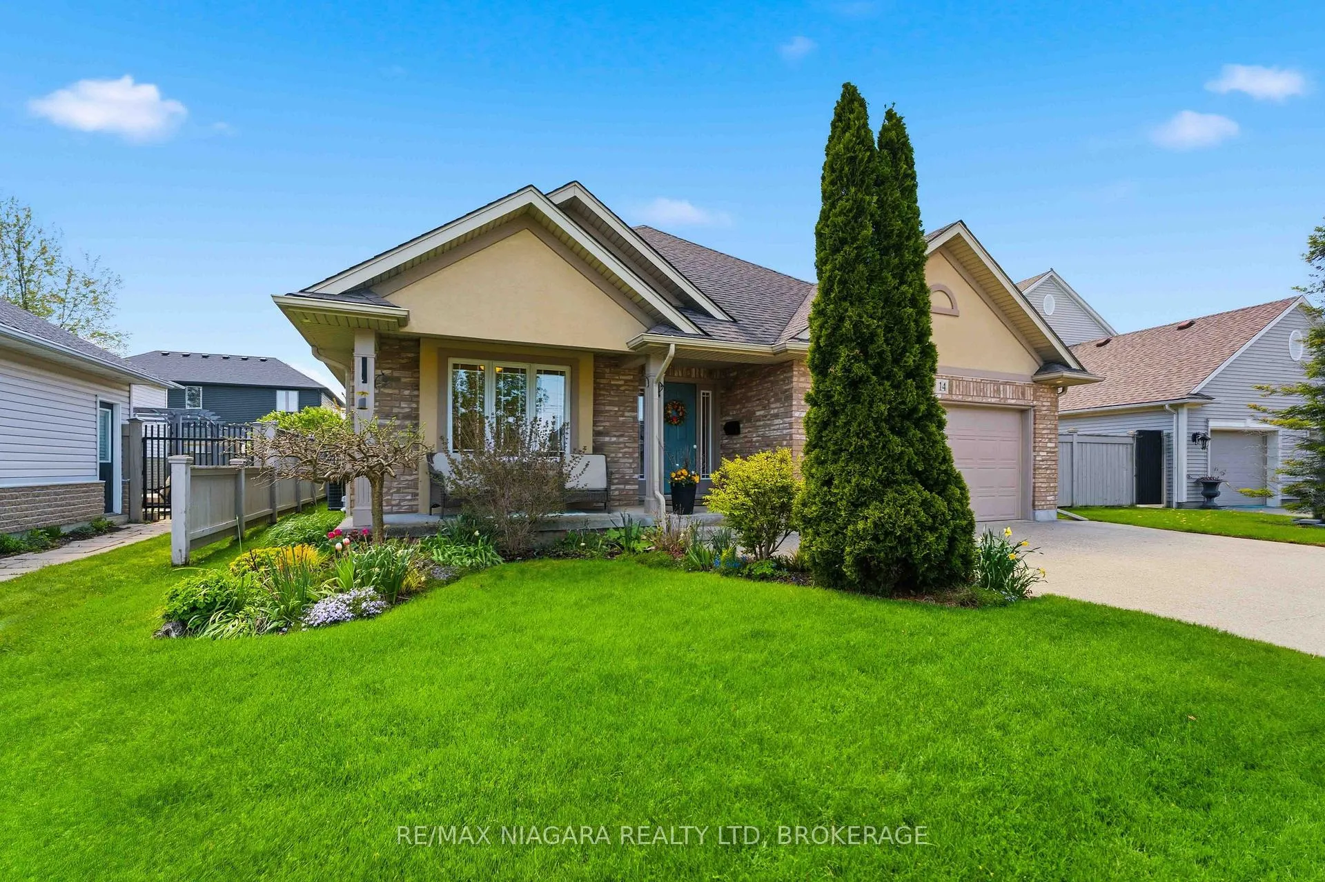 Photo 3 of 14 Nicholas Drive, St. Catharines, Rykert/Vansickle — HOMEH