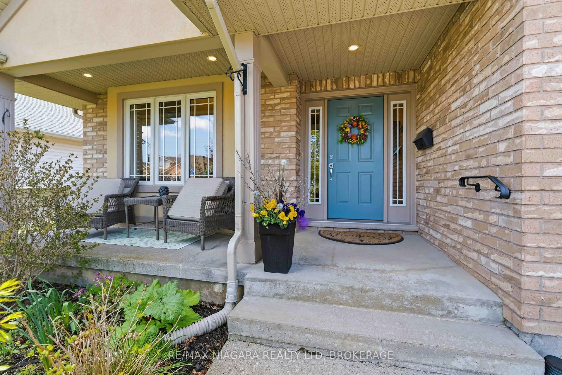 Photo 4 of 14 Nicholas Drive, St. Catharines, Rykert/Vansickle — HOMEH