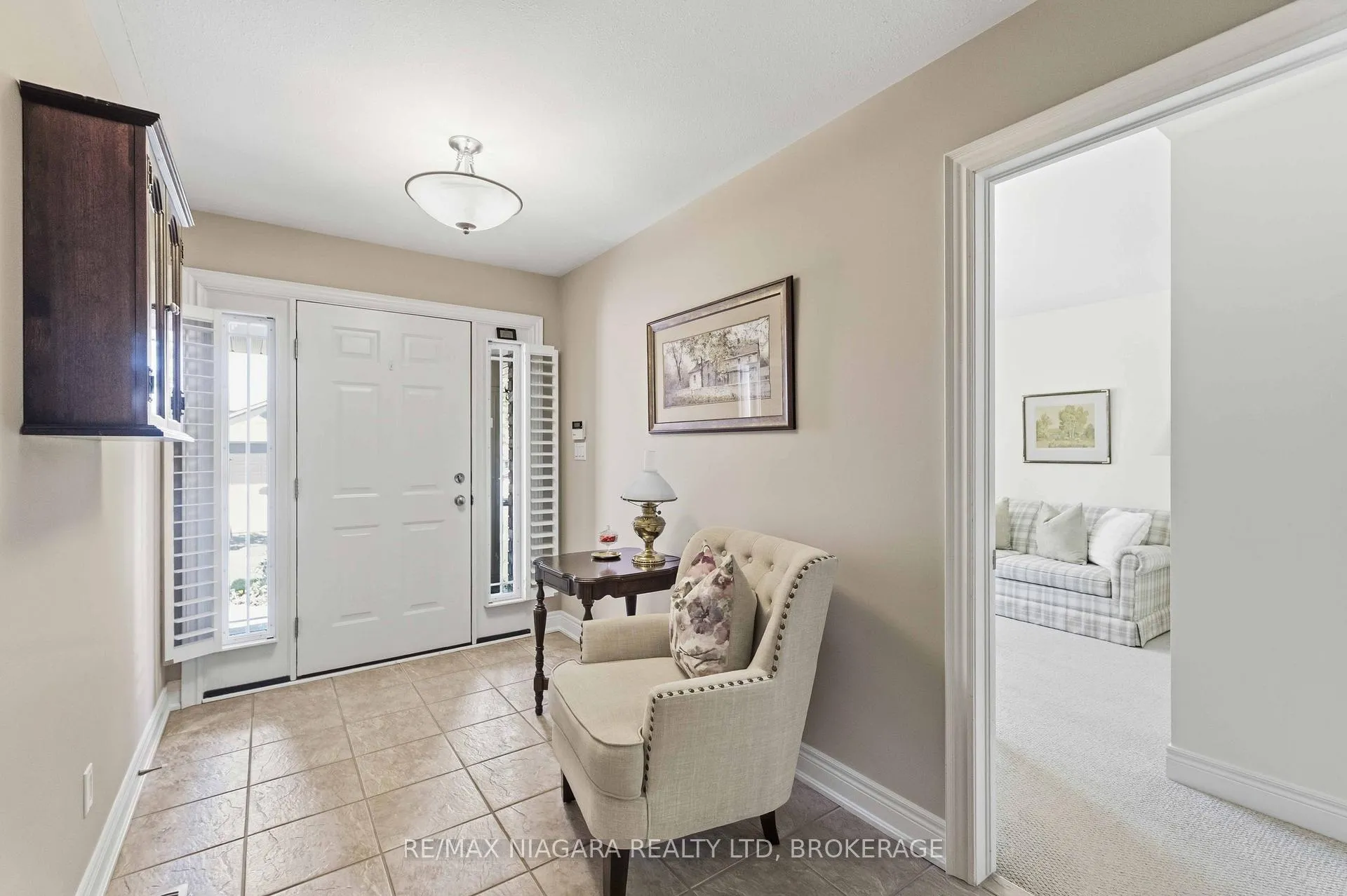 Photo 5 of 14 Nicholas Drive, St. Catharines, Rykert/Vansickle — HOMEH