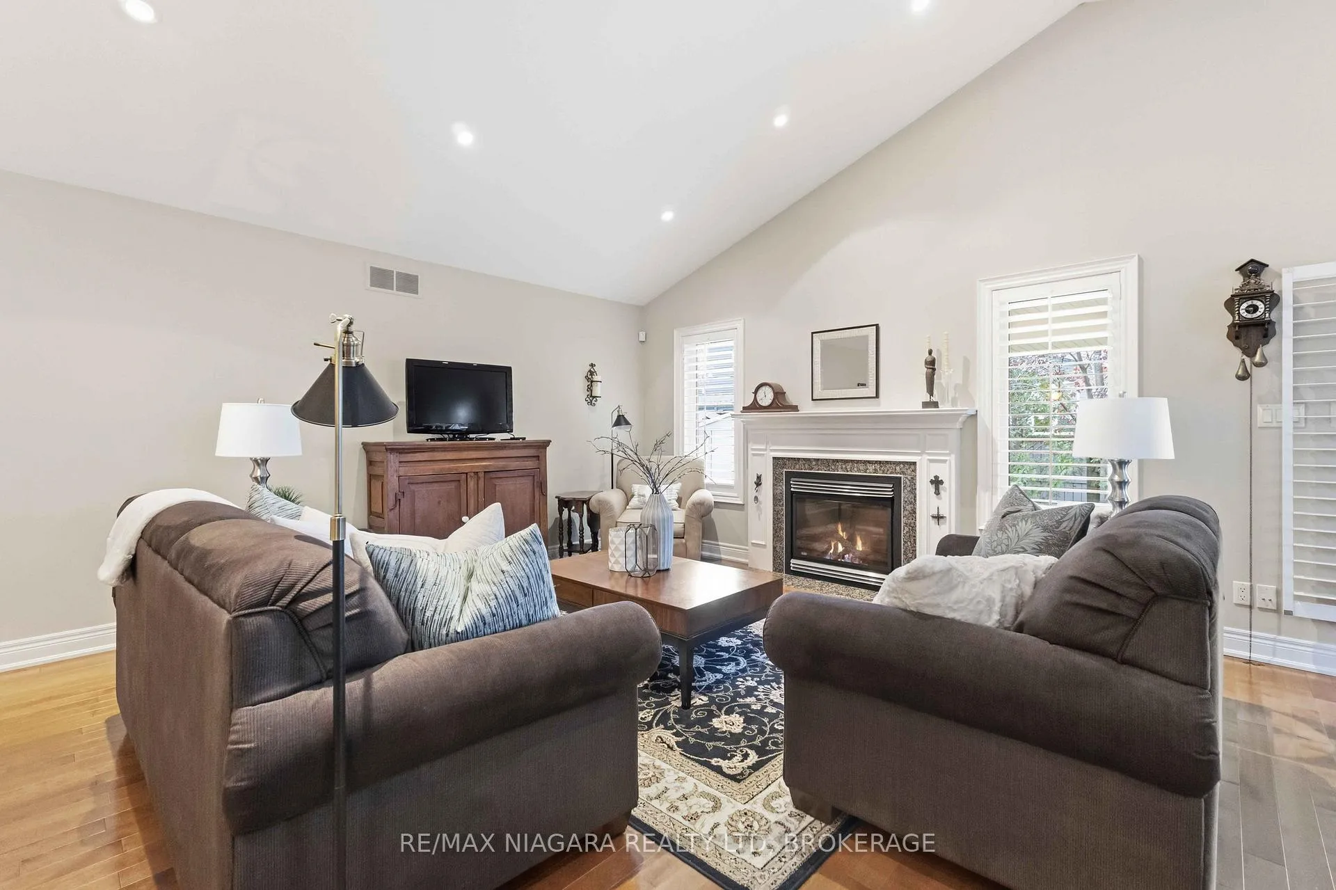Photo 7 of 14 Nicholas Drive, St. Catharines, Rykert/Vansickle — HOMEH
