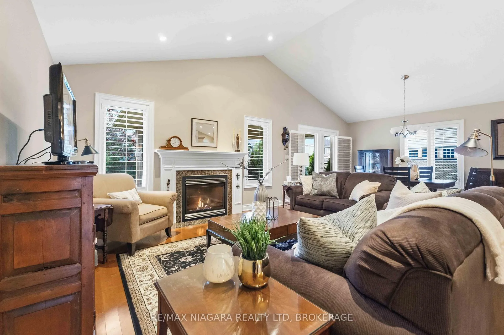 Photo 8 of 14 Nicholas Drive, St. Catharines, Rykert/Vansickle — HOMEH