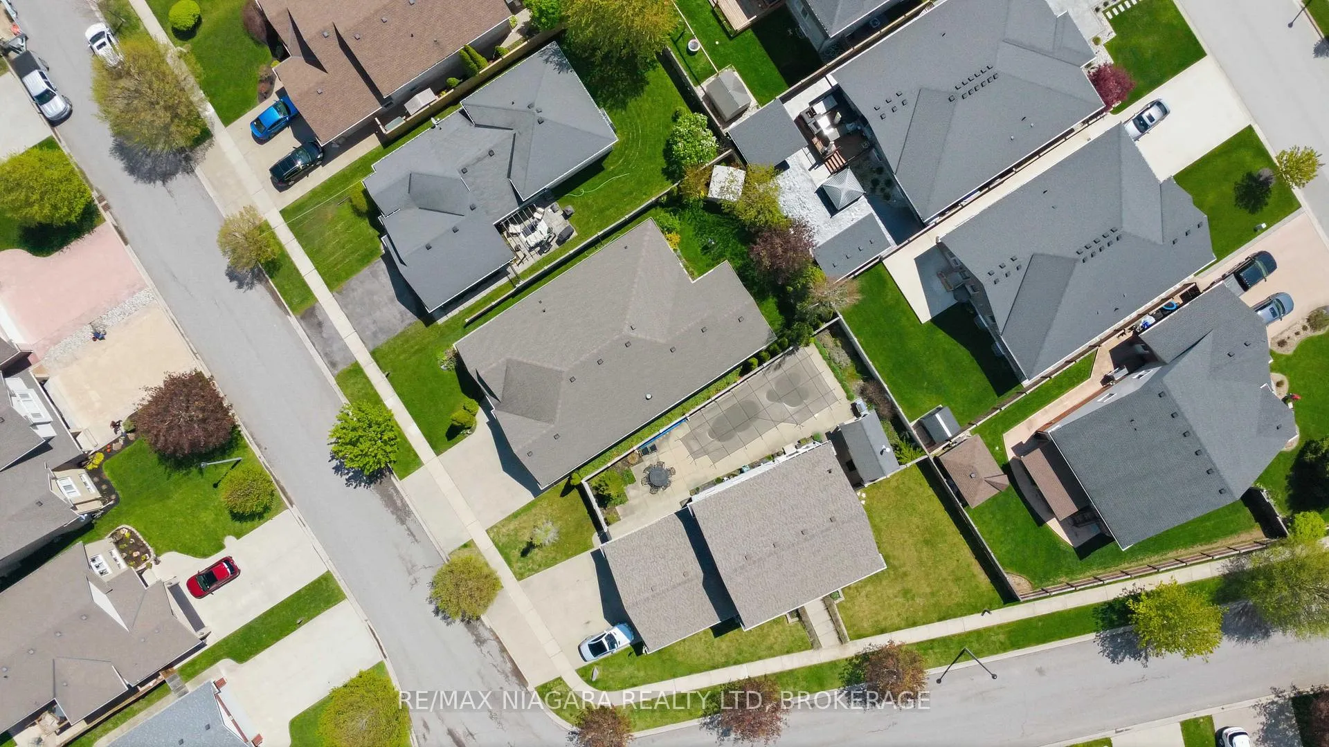 Photo 32 of 14 Nicholas Drive, St. Catharines, Rykert/Vansickle — HOMEH