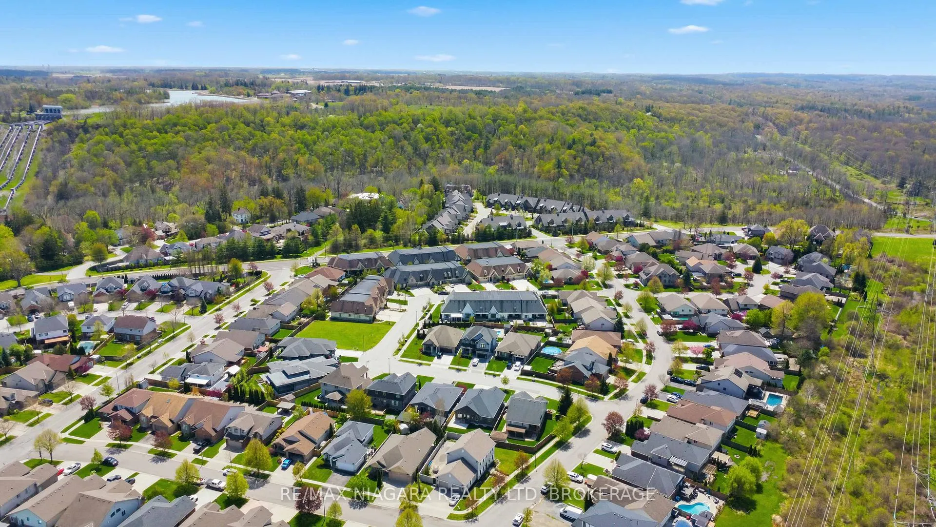 Photo 34 of 14 Nicholas Drive, St. Catharines, Rykert/Vansickle — HOMEH