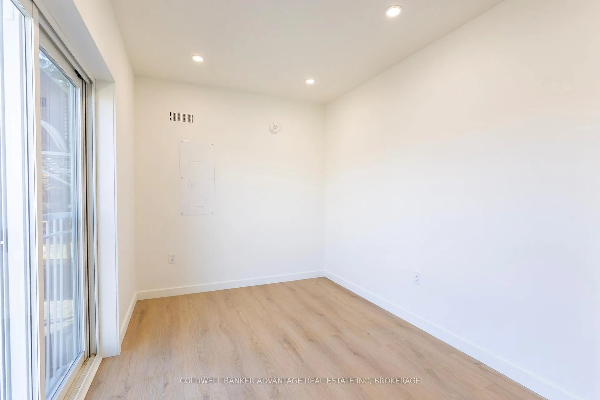 Photo 10 of Unit 3, 433 Sugarloaf Street, Port Colborne, Sugarloaf — HOMEH
