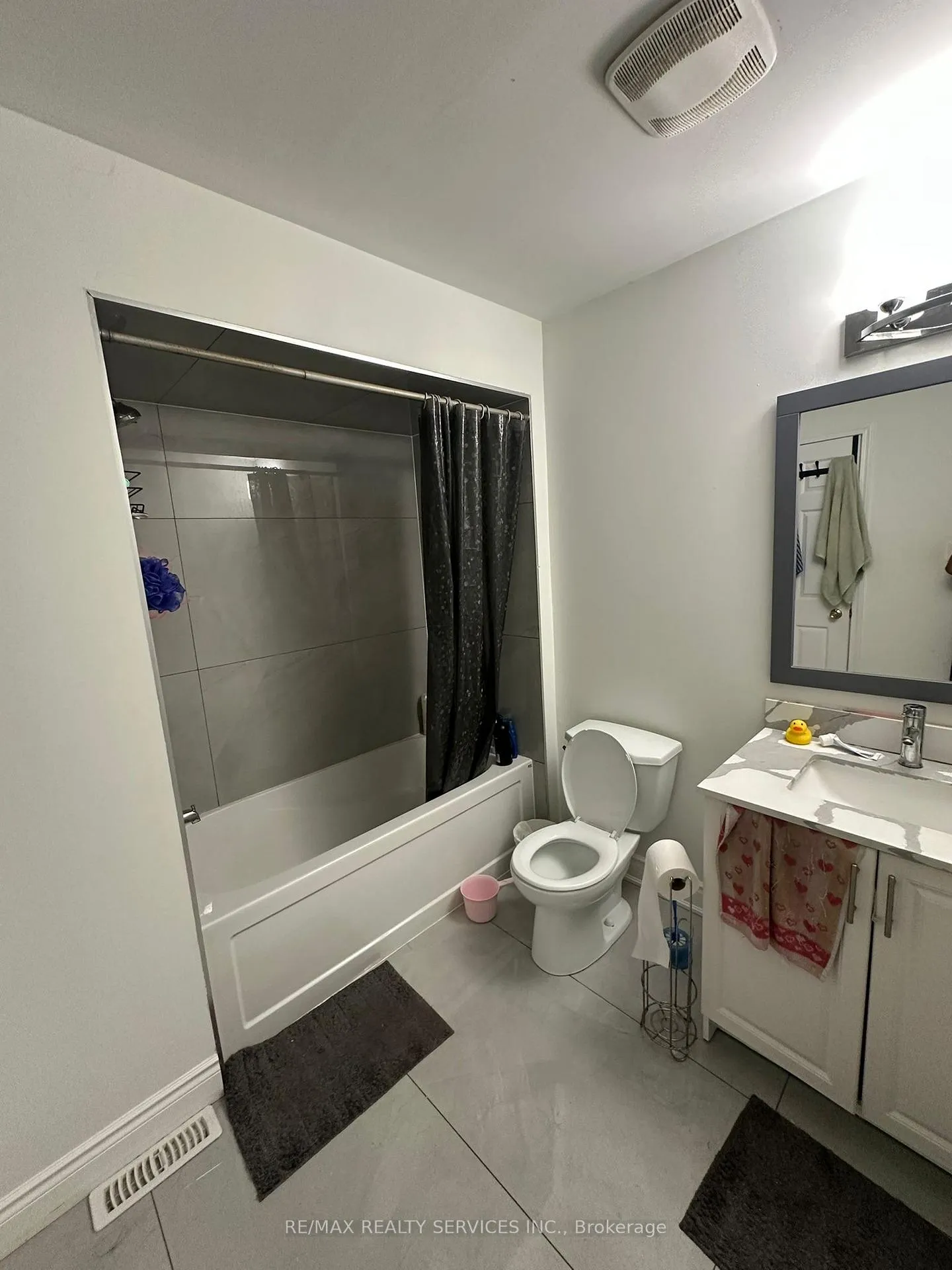 Photo 7 of 174 Twin Pines Crescent, Brampton, Northwest Brampton — HOMEH