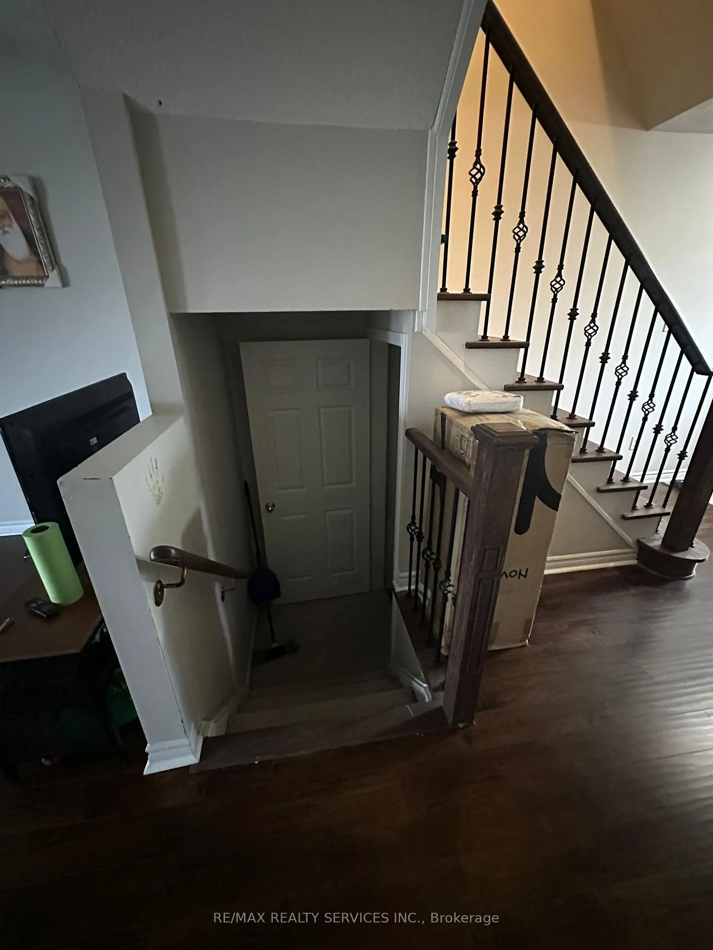 Photo 8 of 174 Twin Pines Crescent, Brampton, Northwest Brampton — HOMEH