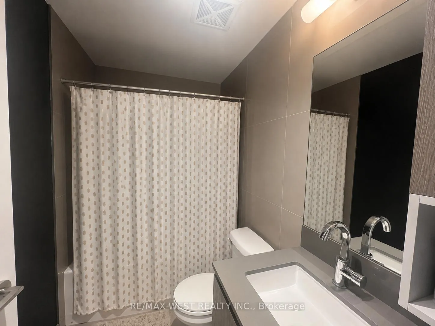 Photo 5 of Unit 607, 30 Baseball Place, Toronto, South Riverdale — HOMEH