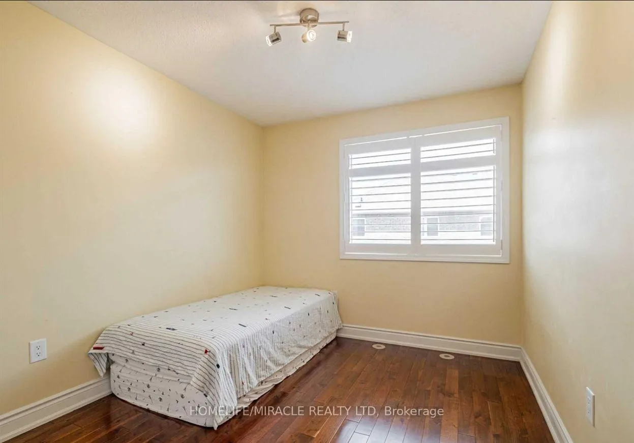 Photo 17 of 795 Howden Crescent, Milton, Coates — HOMEH