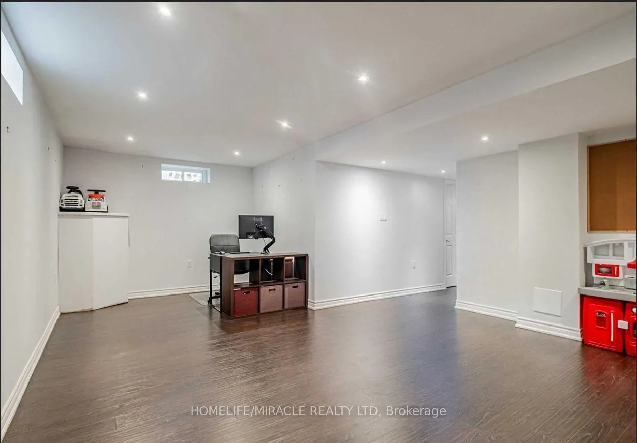 Photo 28 of 795 Howden Crescent, Milton, Coates — HOMEH