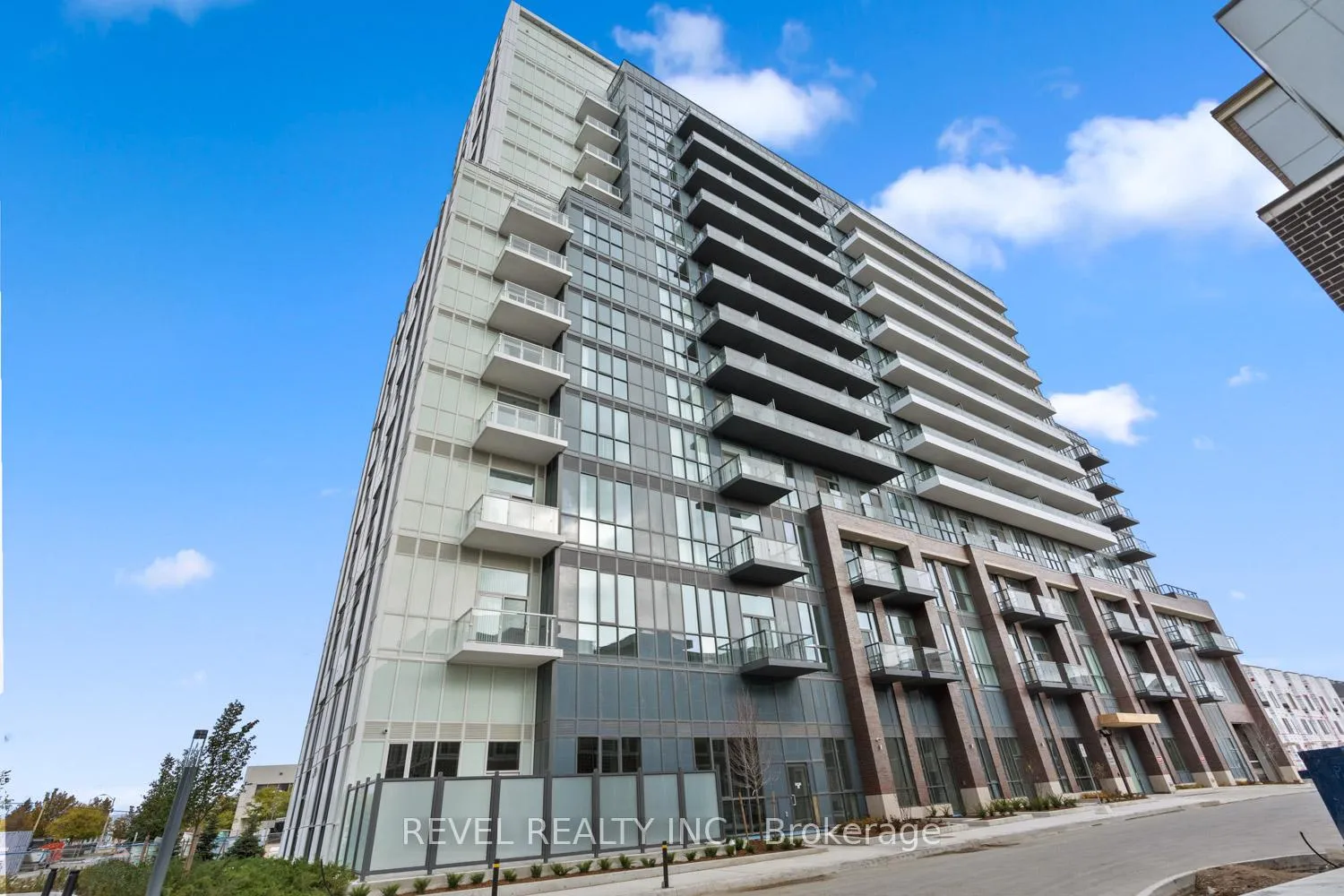Photo 1 of Unit 720, 60 Honeycrisp Crescent, Vaughan, Vaughan Corporate Centre — HOMEH
