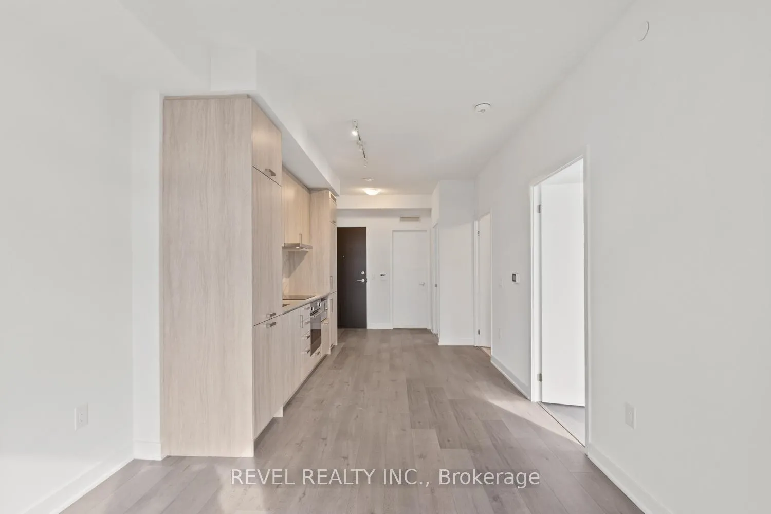 Photo 7 of Unit 720, 60 Honeycrisp Crescent, Vaughan, Vaughan Corporate Centre — HOMEH