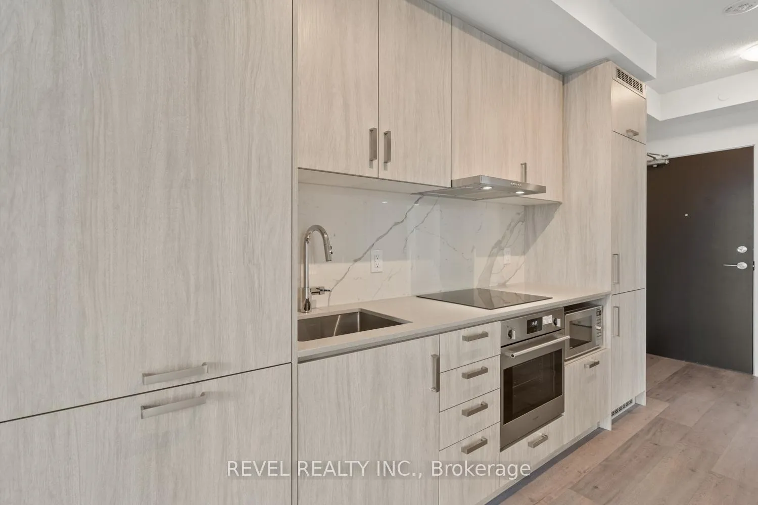 Photo 8 of Unit 720, 60 Honeycrisp Crescent, Vaughan, Vaughan Corporate Centre — HOMEH