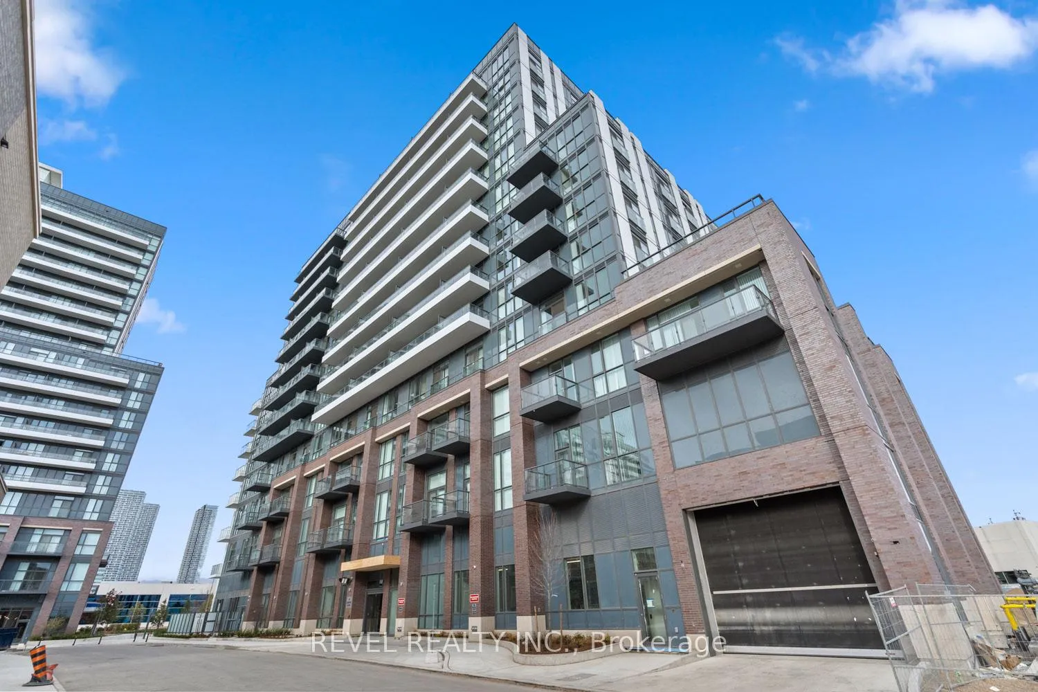 Photo 24 of Unit 720, 60 Honeycrisp Crescent, Vaughan, Vaughan Corporate Centre — HOMEH