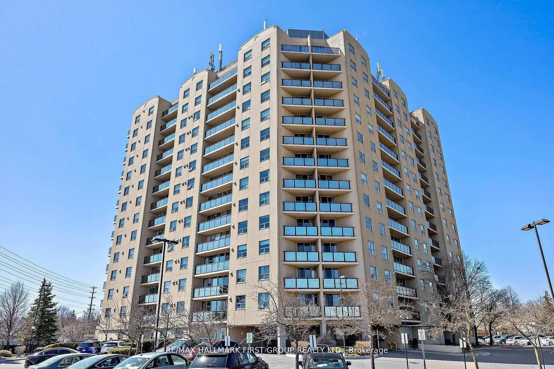 Front of Unit 1109, 2 Westney Road N