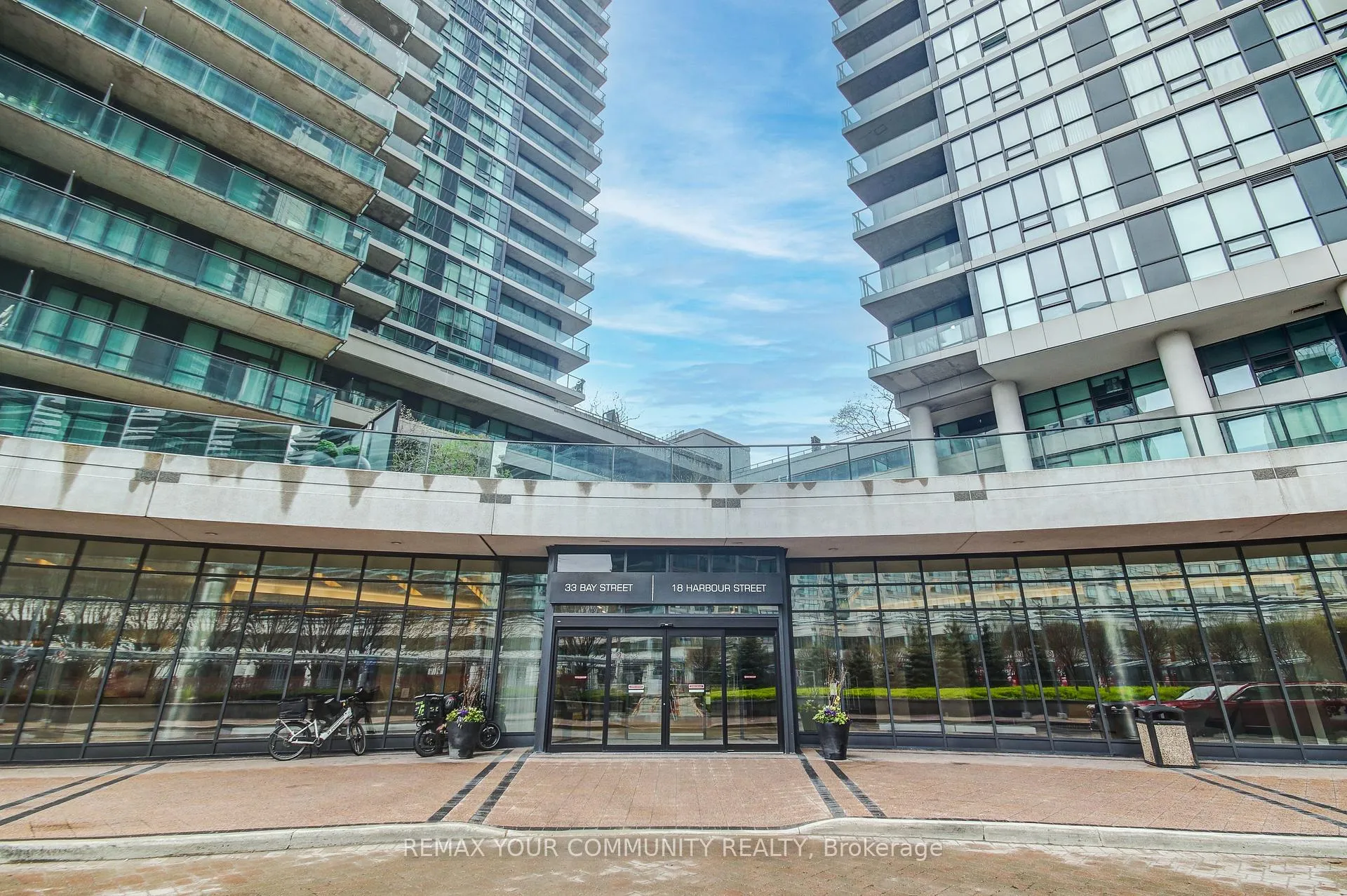 Front of Unit 508, 33 Bay Street