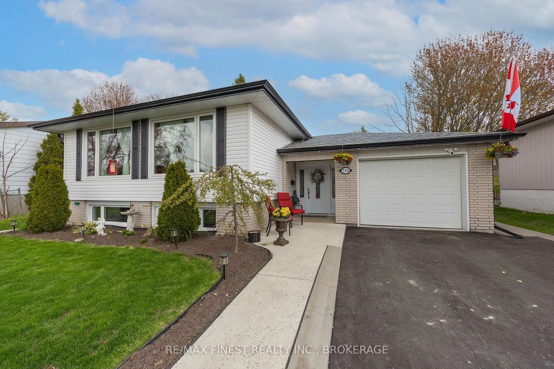 Photo 2 of 790 High Gate Park Drive, Kingston, South of Taylor-Kidd Blvd — HOMEH