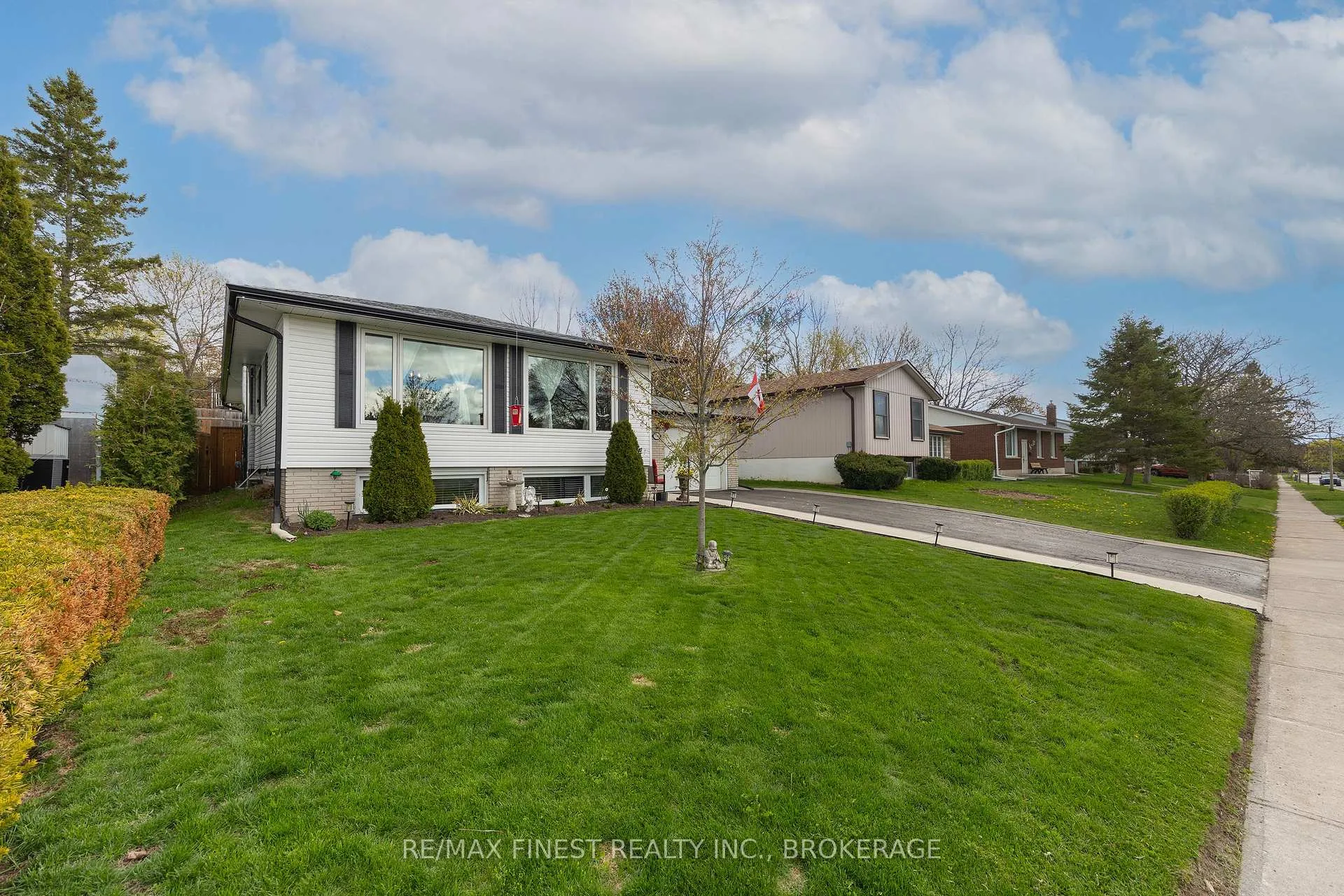 Photo 4 of 790 High Gate Park Drive, Kingston, South of Taylor-Kidd Blvd — HOMEH