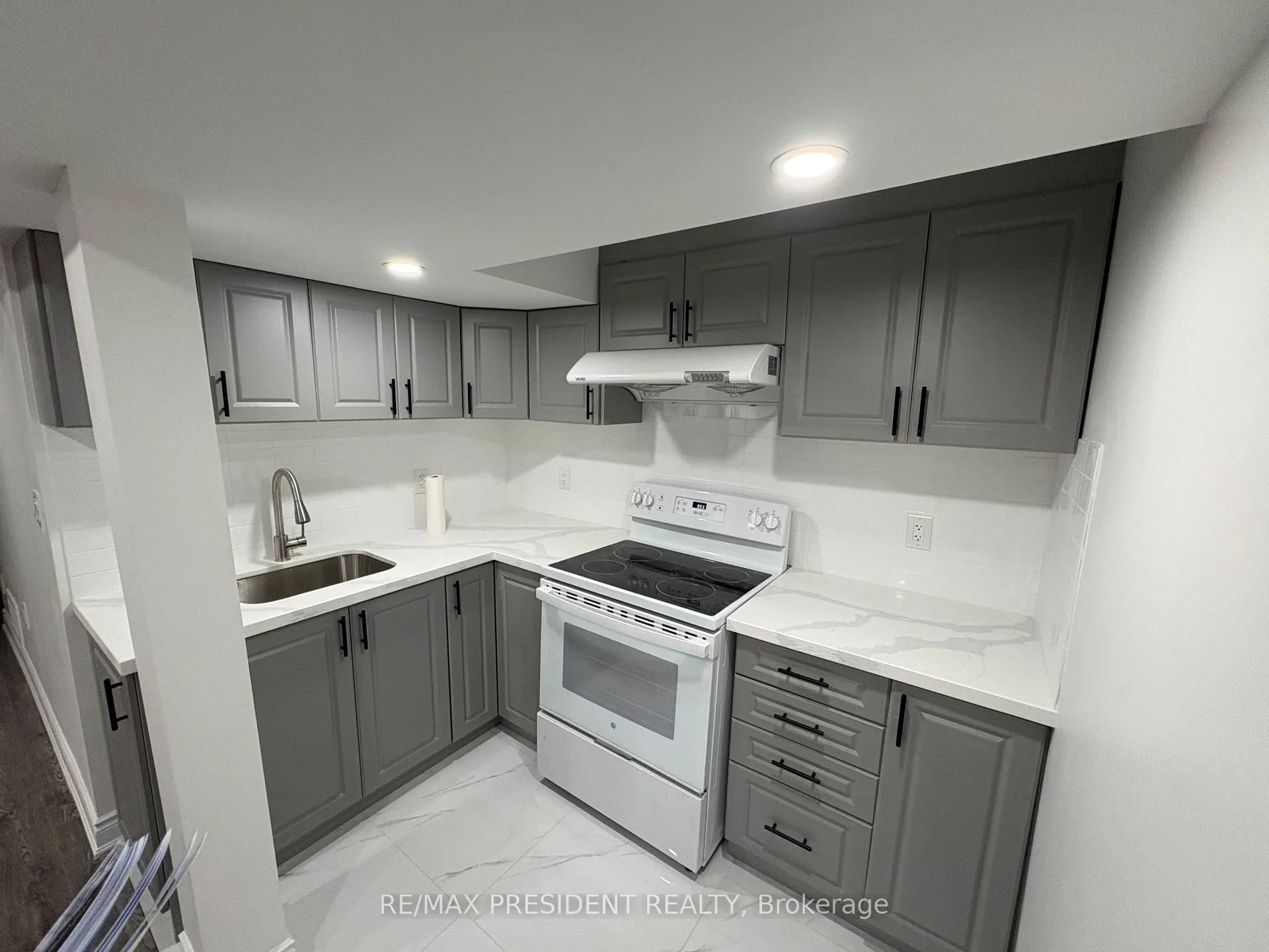 Photo 4 of 2314 Meriadoc Drive, Pickering, Brock Ridge — HOMEH