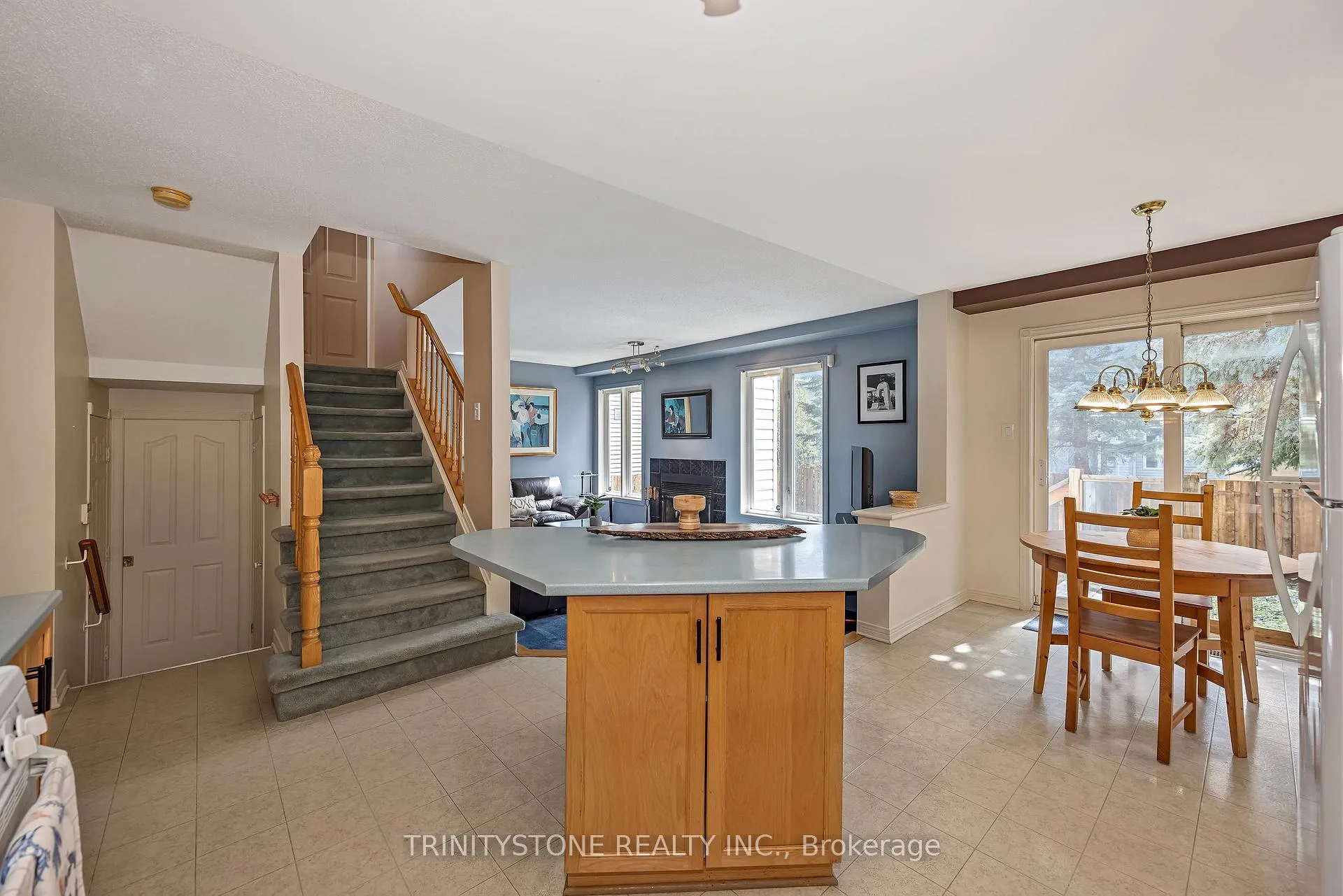 Photo 14 of 20 Birkendale Drive, Ottawa, Kanata - Beaverbrook — HOMEH