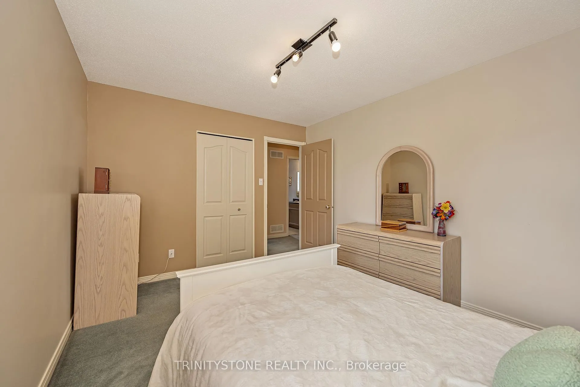 Photo 32 of 20 Birkendale Drive, Ottawa, Kanata - Beaverbrook — HOMEH