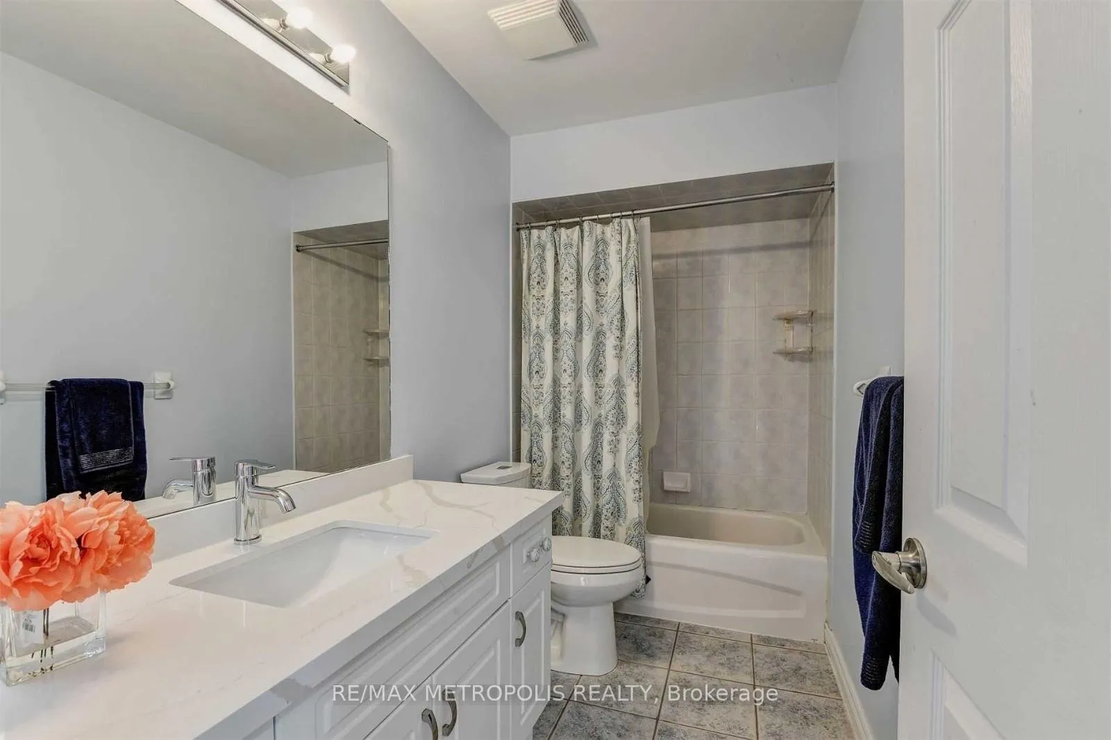Photo 6 of Unit Main, 24 Viceroy Crescent, Brampton, Northwest Sandalwood Parkway — HOMEH