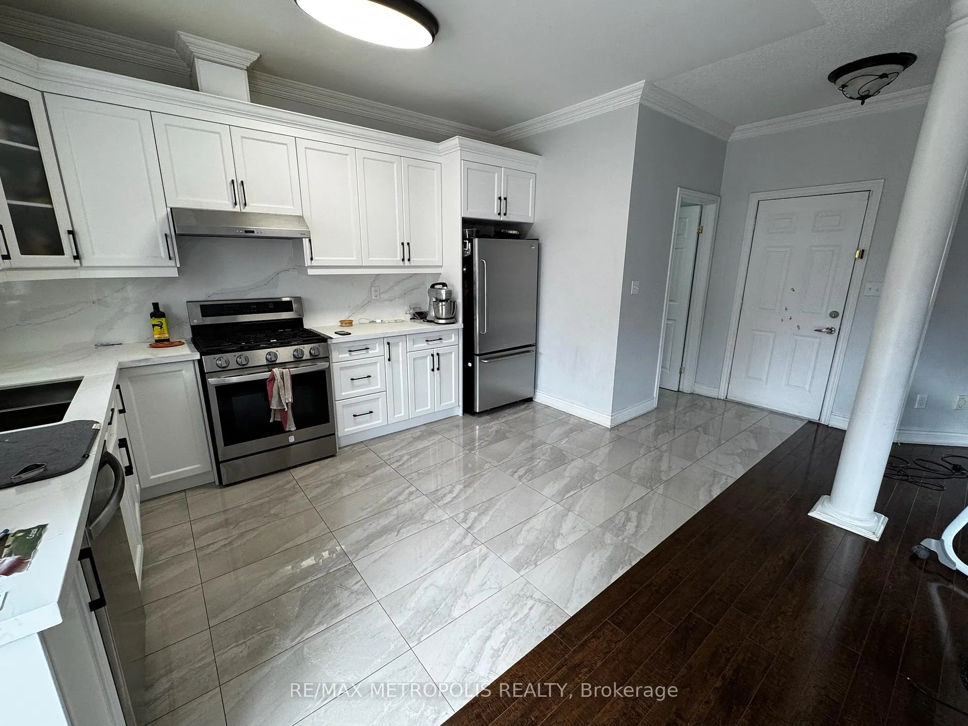 Photo 13 of Unit Main, 24 Viceroy Crescent, Brampton, Northwest Sandalwood Parkway — HOMEH