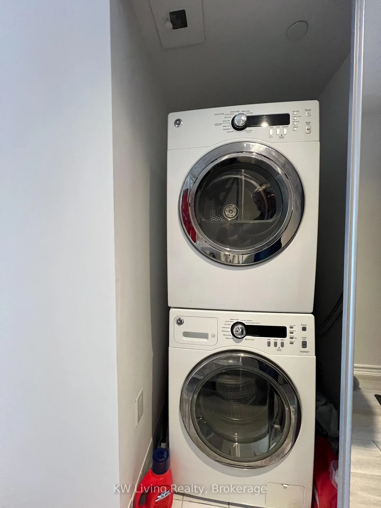 Photo 19 of Unit 2114, 386 Yonge Street, Toronto, Bay Street Corridor — HOMEH