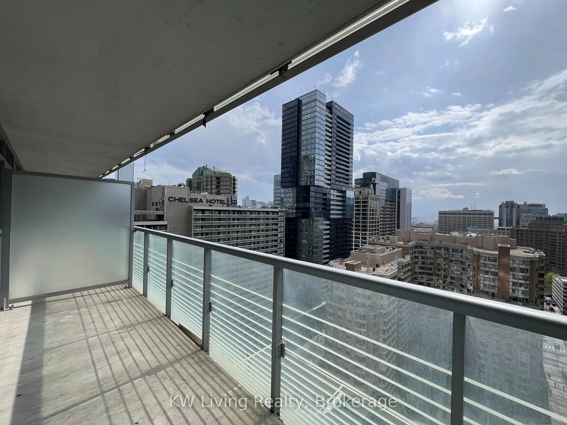 Photo 21 of Unit 2114, 386 Yonge Street, Toronto, Bay Street Corridor — HOMEH