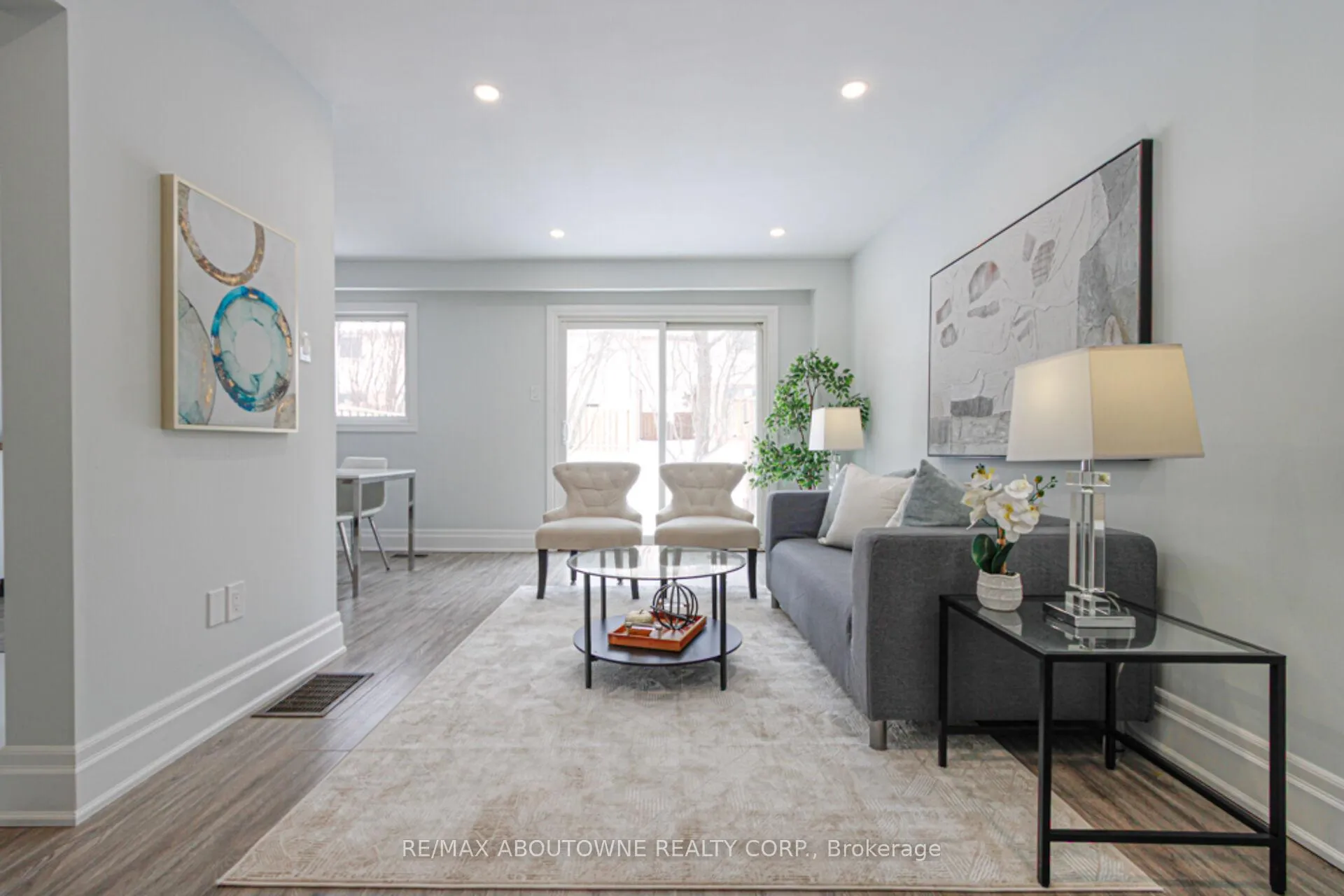 Photo 6 of Unit 41, 1532 Lancaster Drive, Oakville, Falgarwood — HOMEH