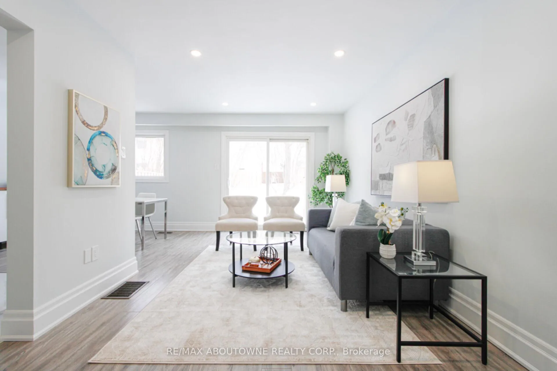 Photo 9 of Unit 41, 1532 Lancaster Drive, Oakville, Falgarwood — HOMEH