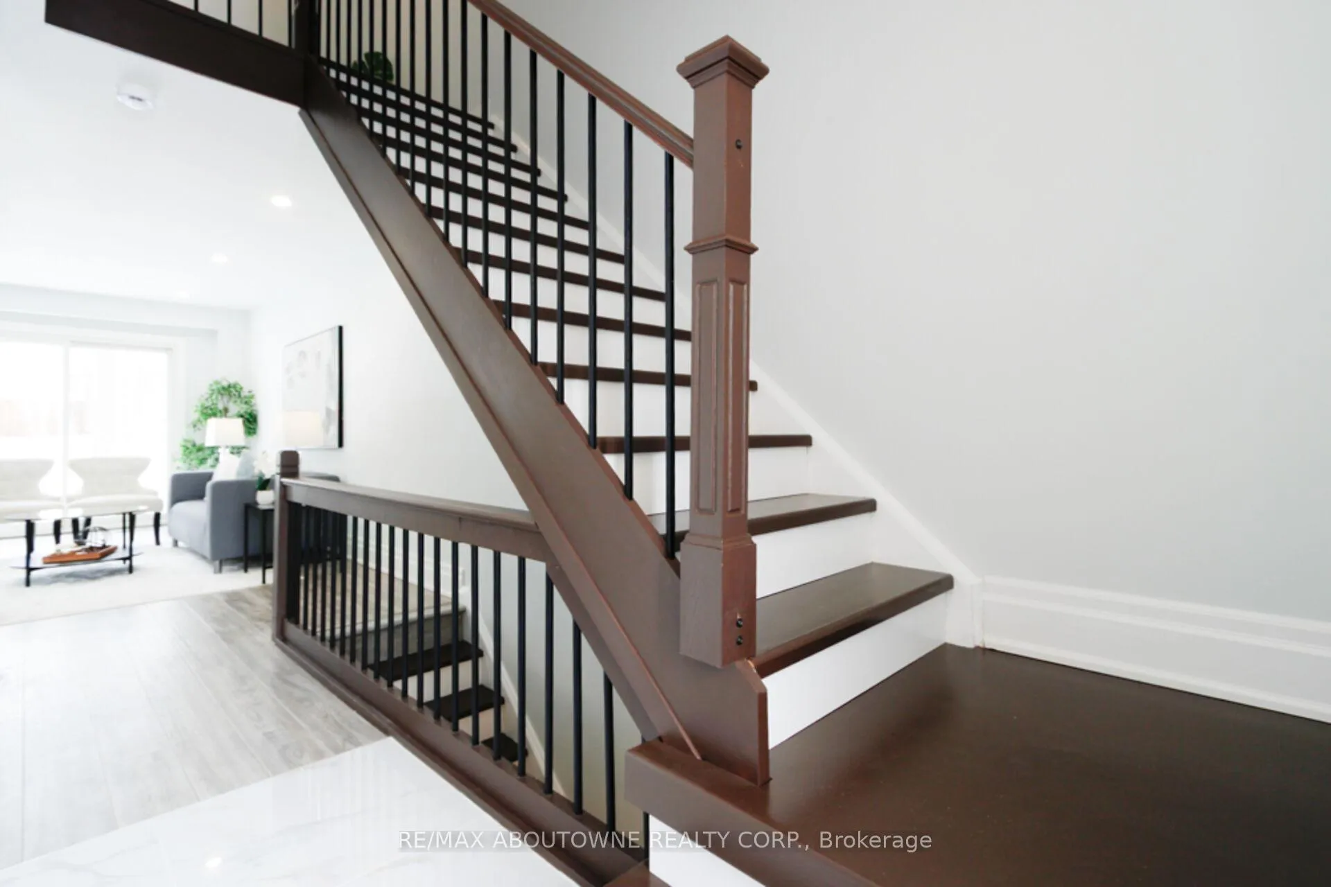 Photo 18 of Unit 41, 1532 Lancaster Drive, Oakville, Falgarwood — HOMEH