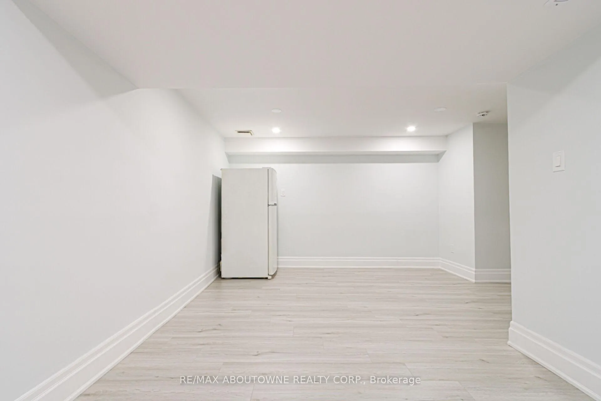 Photo 29 of Unit 41, 1532 Lancaster Drive, Oakville, Falgarwood — HOMEH