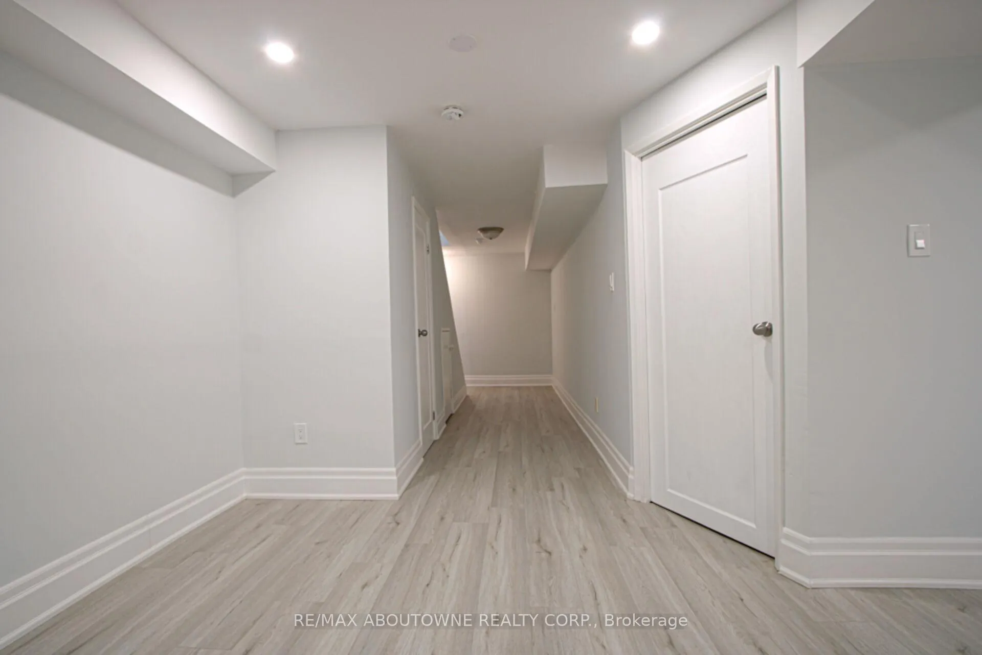 Photo 30 of Unit 41, 1532 Lancaster Drive, Oakville, Falgarwood — HOMEH