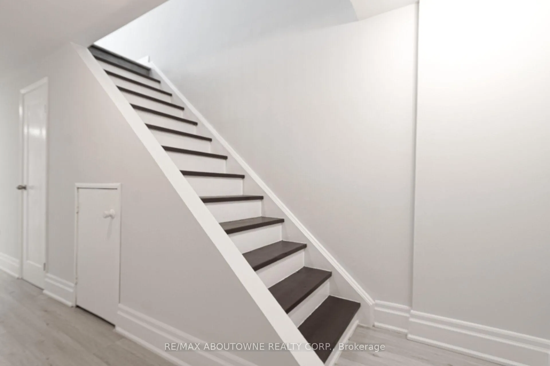 Photo 31 of Unit 41, 1532 Lancaster Drive, Oakville, Falgarwood — HOMEH
