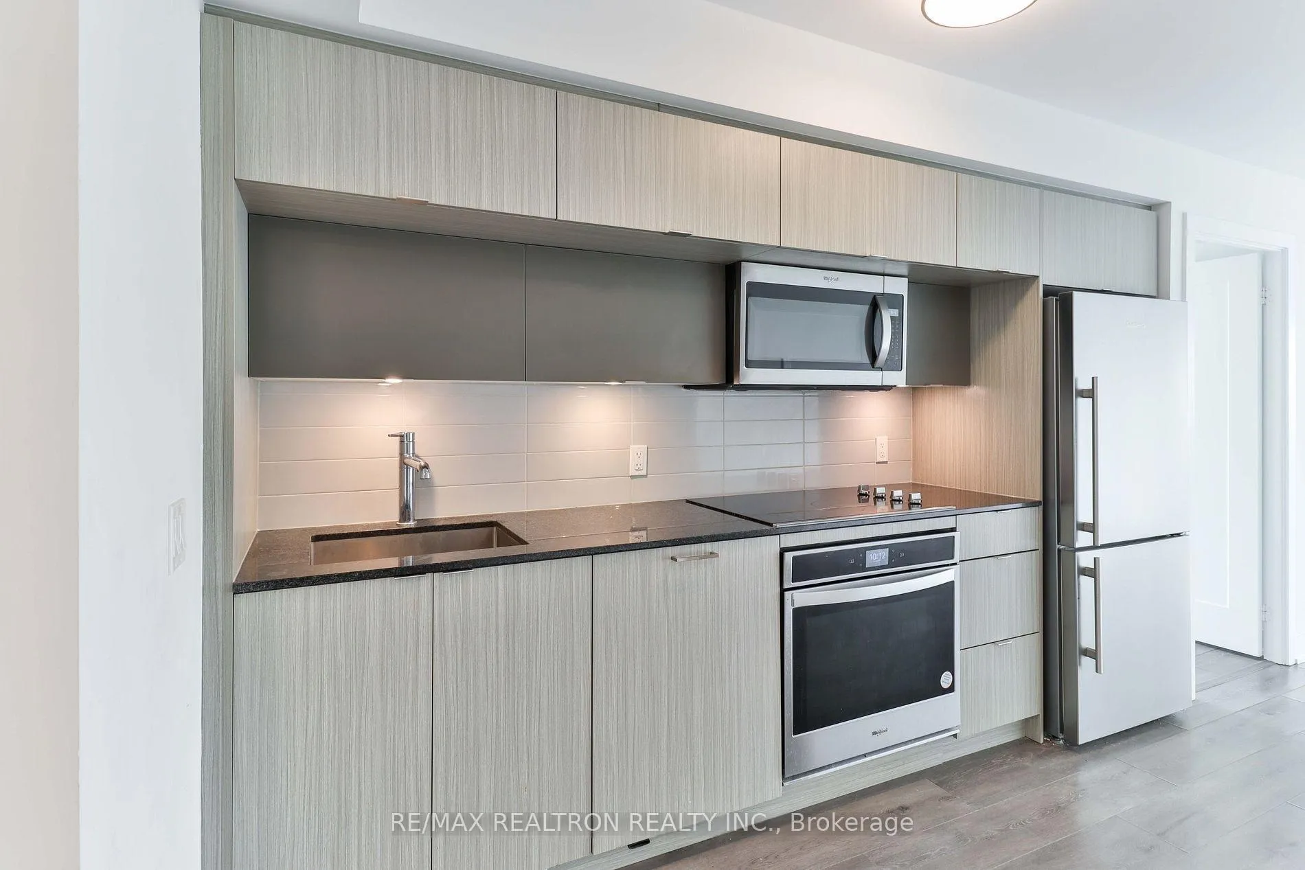 Photo 9 of Unit 1117, 585 Bloor Street E, Toronto, North St. James Town — HOMEH