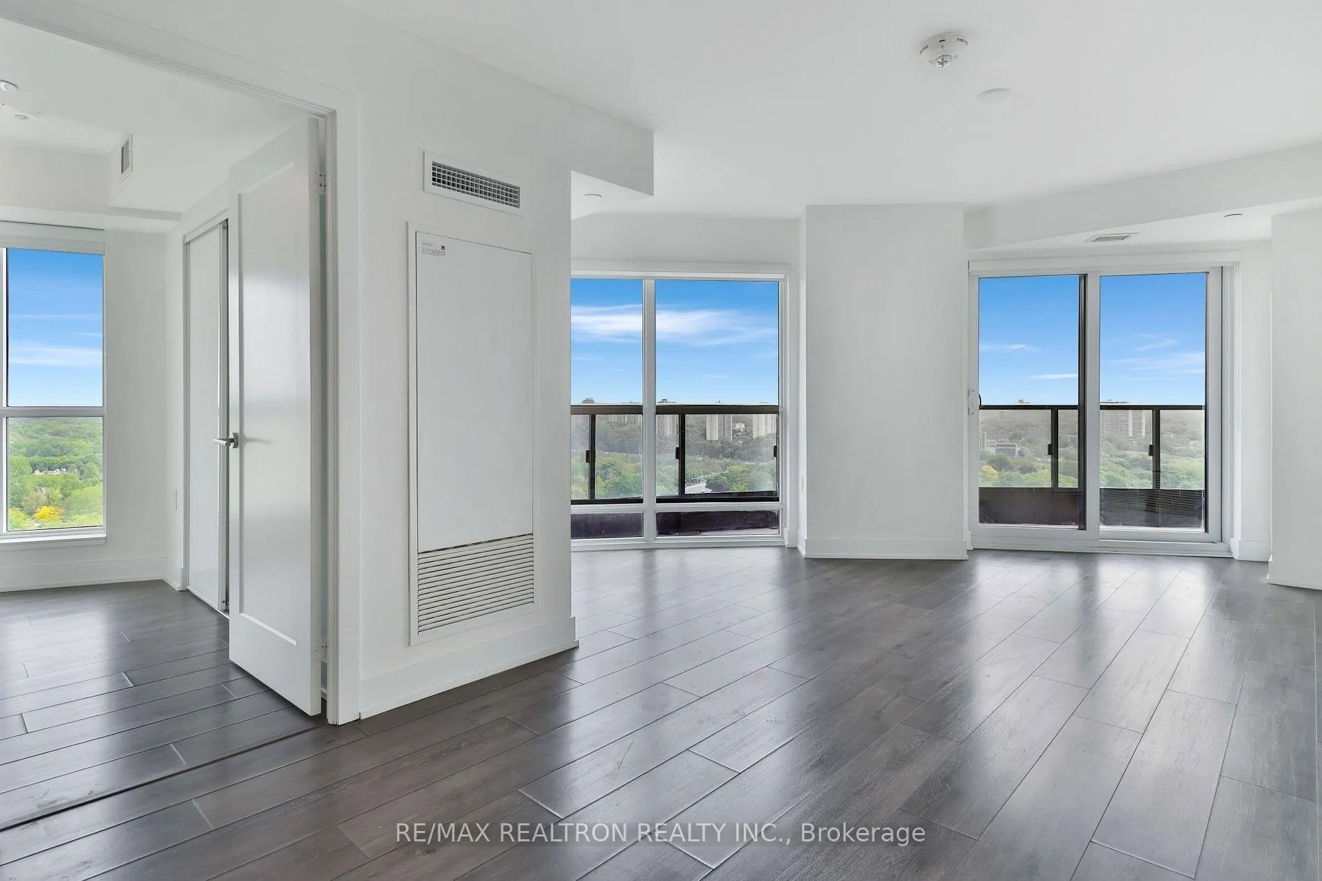 Photo 12 of Unit 1117, 585 Bloor Street E, Toronto, North St. James Town — HOMEH