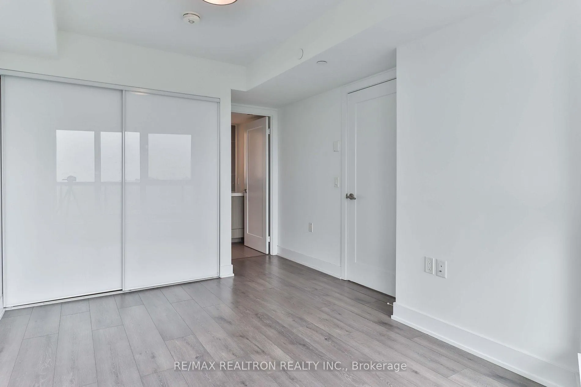 Photo 16 of Unit 1117, 585 Bloor Street E, Toronto, North St. James Town — HOMEH