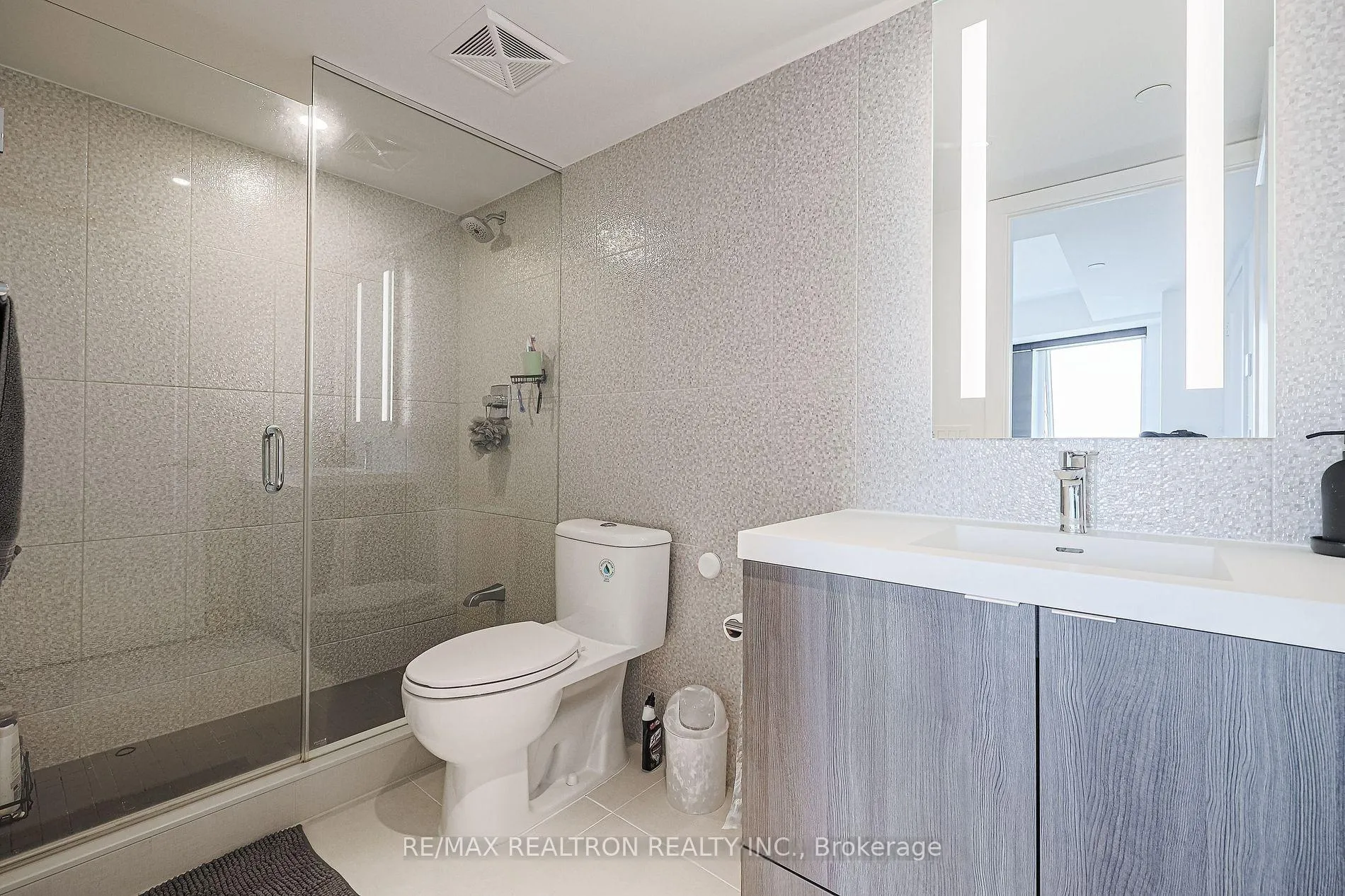 Photo 17 of Unit 1117, 585 Bloor Street E, Toronto, North St. James Town — HOMEH
