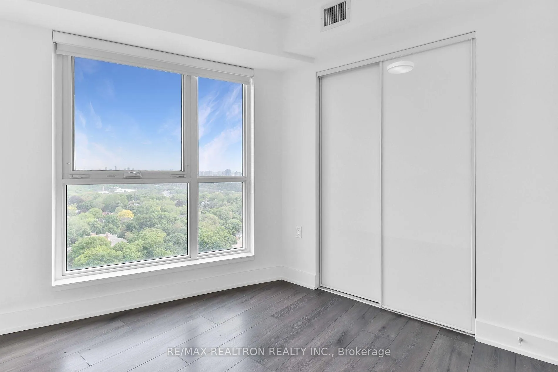 Photo 18 of Unit 1117, 585 Bloor Street E, Toronto, North St. James Town — HOMEH