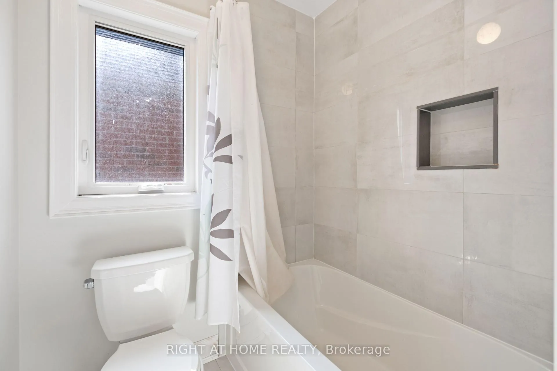 Photo 28 of 20B Leafield Drive, Scarborough, L'Amoreaux — HOMEH