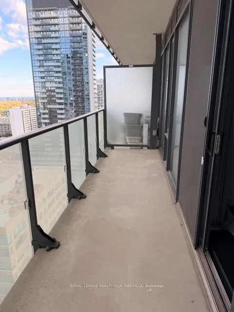 Photo 4 of Unit 2008, 161 Roehampton Avenue, Toronto, Mount Pleasant West — HOMEH