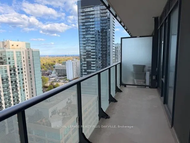 Photo 5 of Unit 2008, 161 Roehampton Avenue, Toronto, Mount Pleasant West — HOMEH