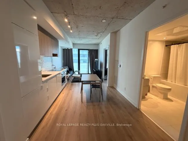 Photo 10 of Unit 2008, 161 Roehampton Avenue, Toronto, Mount Pleasant West — HOMEH