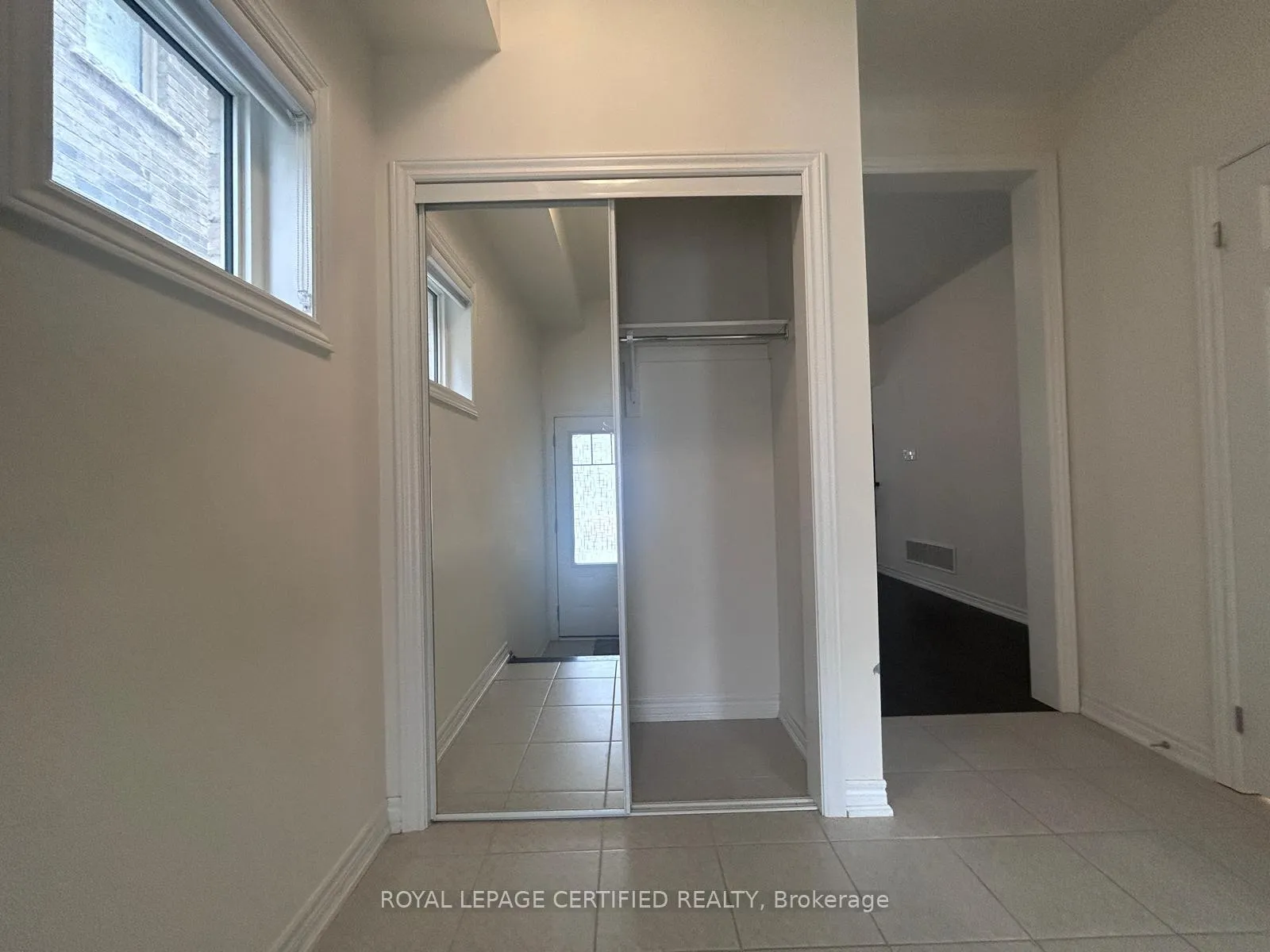Photo 6 of 3948 Thomas Alton Boulevard, Burlington, Alton — HOMEH
