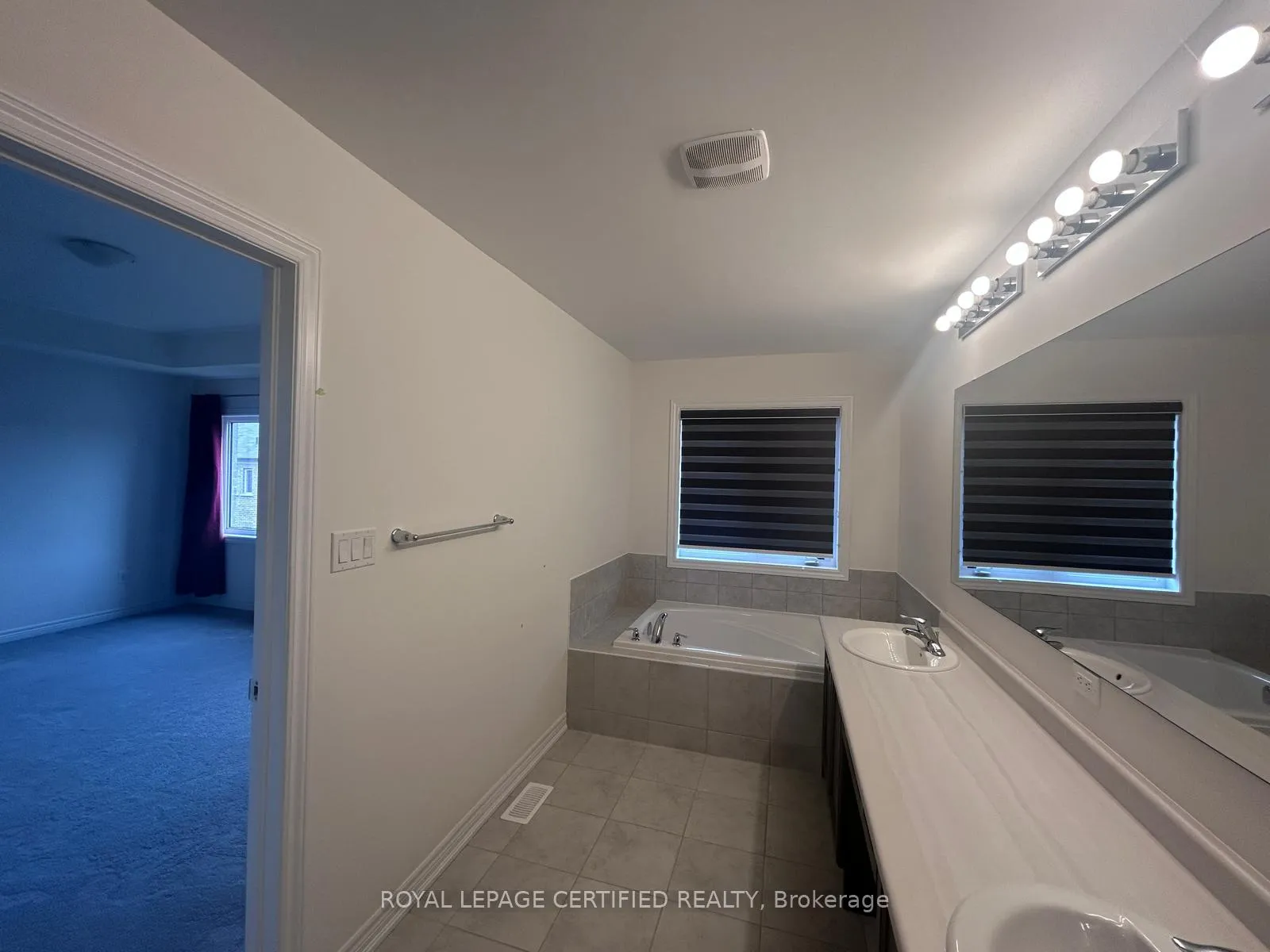 Photo 11 of 3948 Thomas Alton Boulevard, Burlington, Alton — HOMEH