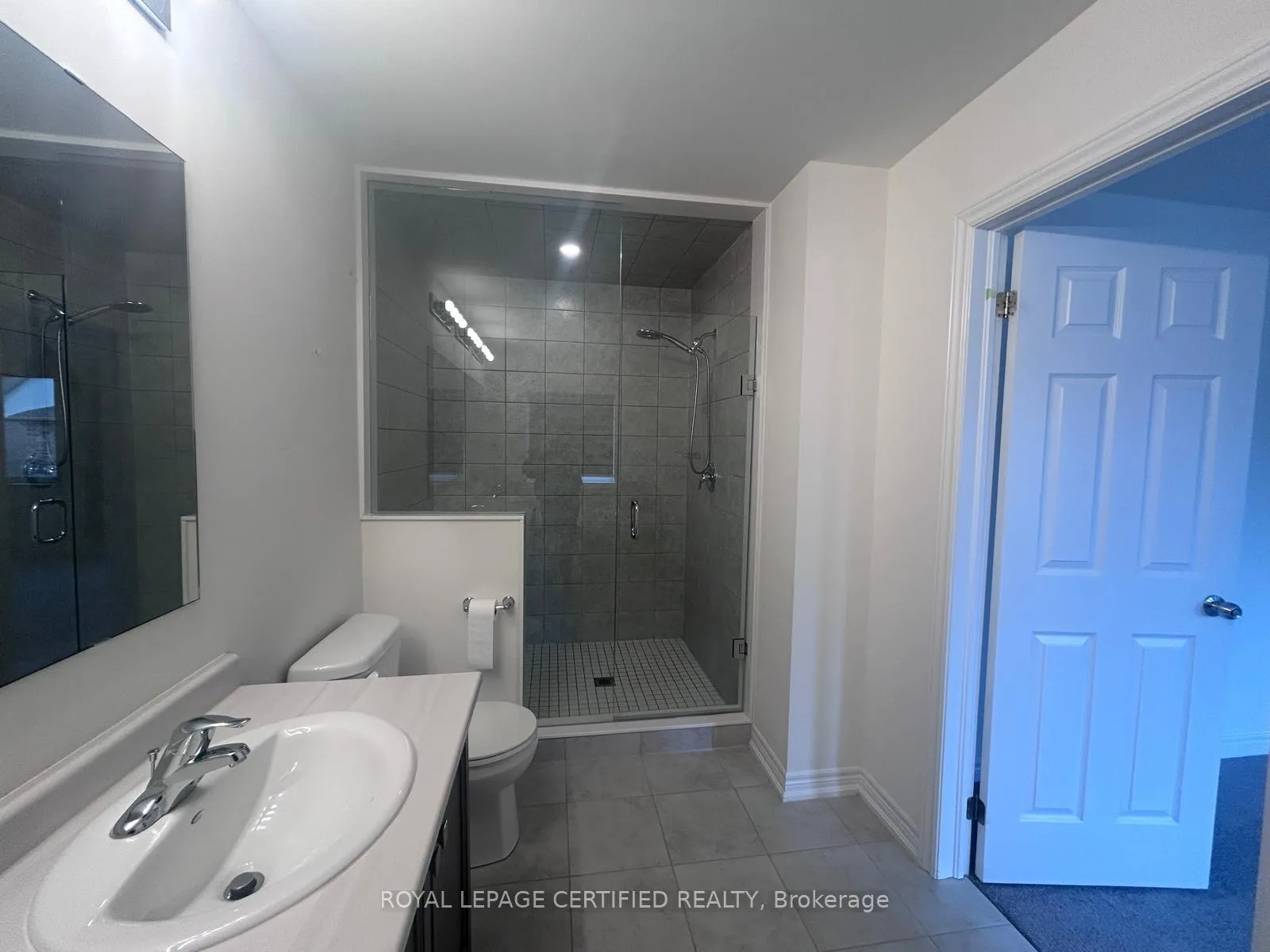 Photo 12 of 3948 Thomas Alton Boulevard, Burlington, Alton — HOMEH
