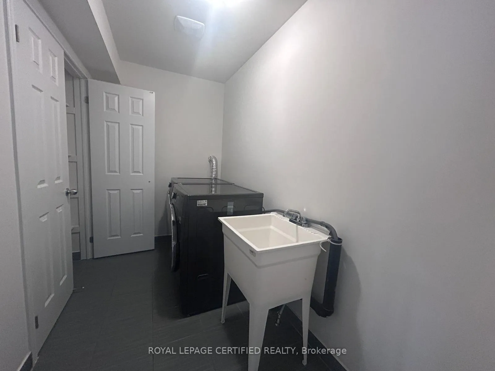 Photo 16 of 3948 Thomas Alton Boulevard, Burlington, Alton — HOMEH