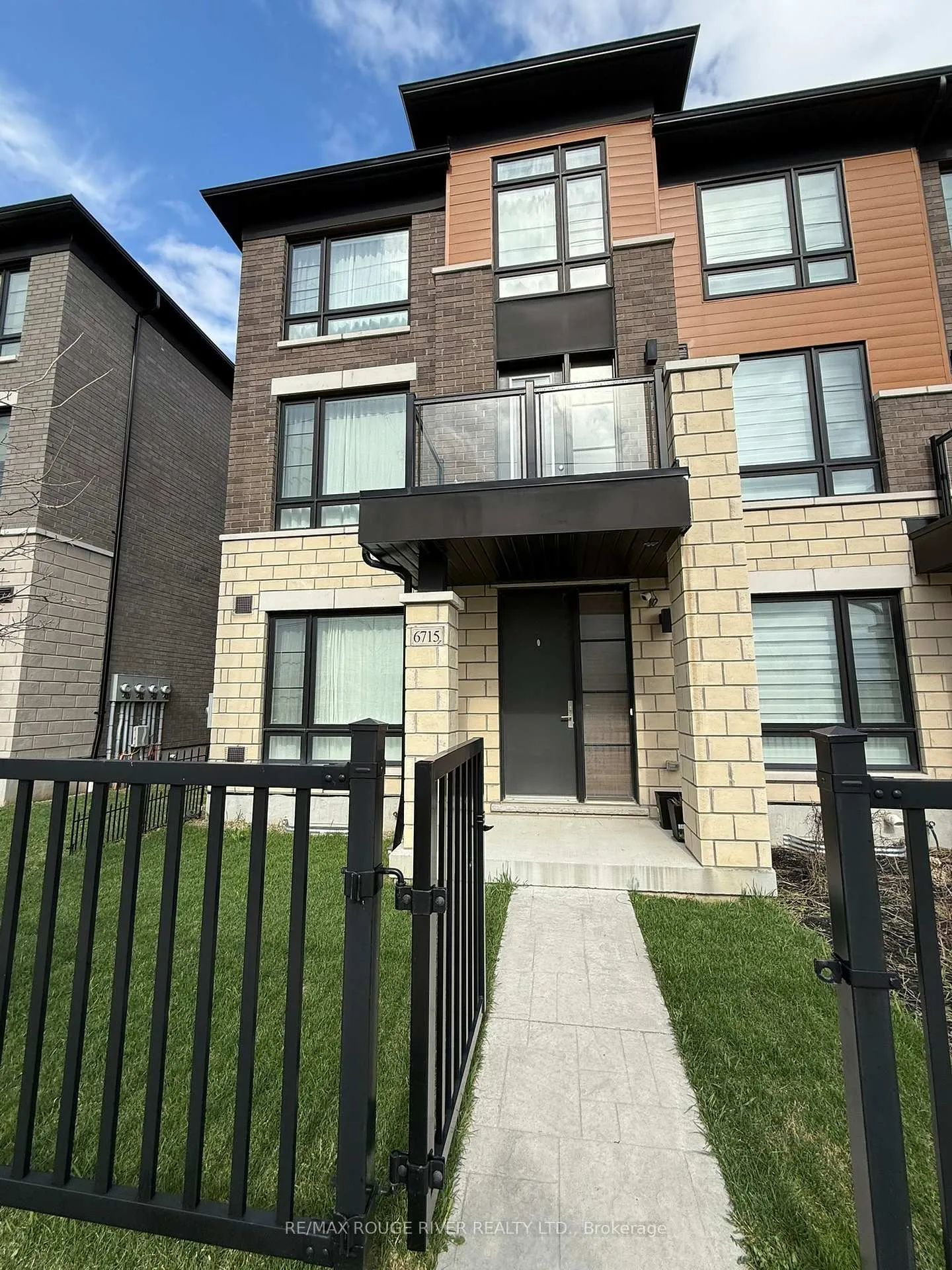Photo 1 of 6715 Thickson Road N, Whitby, Brooklin — HOMEH