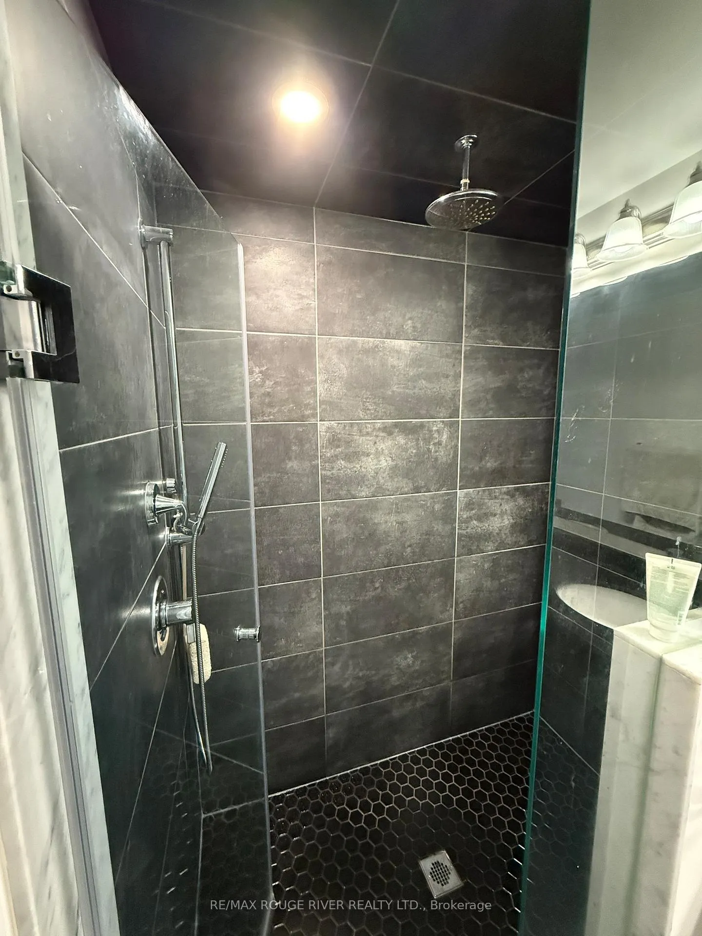 Photo 24 of 6715 Thickson Road N, Whitby, Brooklin — HOMEH
